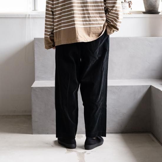is-ness CORDUROY TUCK TROUSERS 3色展開 - Maiden Voyage