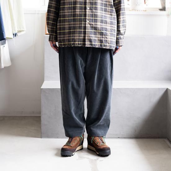 パンツ is-ness CORDUROY TUCK TROUSERS is-ness CORDUROY TUCK TROUSERS 3色展開 - Maiden Voyage