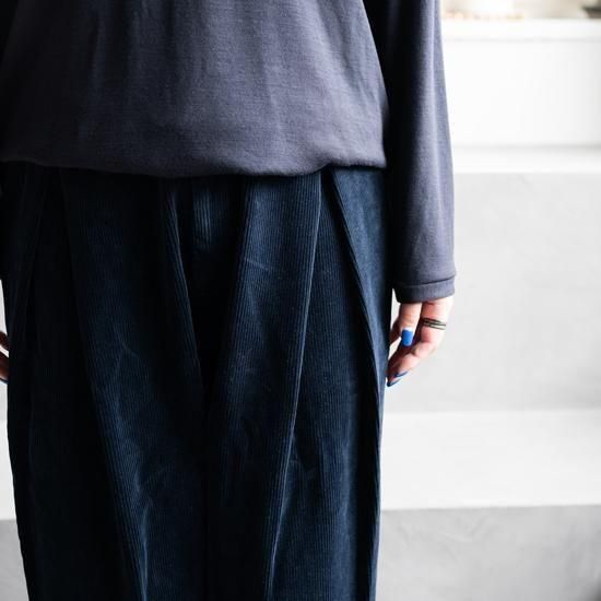 パンツ is-ness CORDUROY TUCK TROUSERS is-ness CORDUROY TUCK TROUSERS 3色展開 - Maiden Voyage