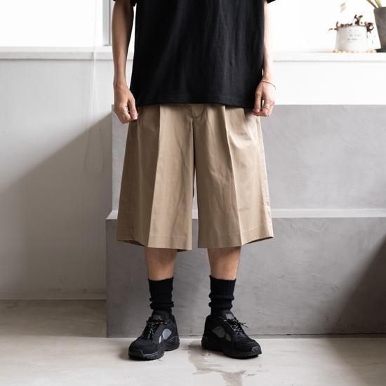 REVERBERATE TACKED CHINO SHORTS - PLANE - STANDARD ”BLACK