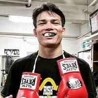 ボクシング元世界チャンピオン比嘉大吾　直筆サイン入り❣️8オンスグローブ ボクシング元世界チャンピオン比嘉大吾 直筆サイン入り❣️8