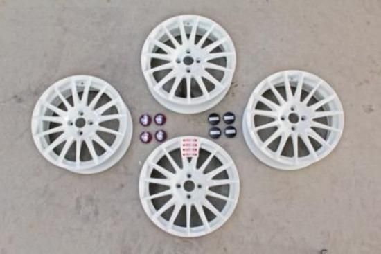 お取り寄せ/ FONDMETAL製「SCUDERIA」17インチホイール4本セット