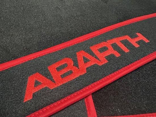 アバルト500 595 695右ハンドル用フロアマット（前後左右4枚）1組