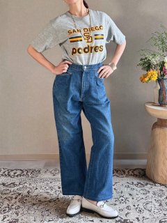 <img class='new_mark_img1' src='https://img.shop-pro.jp/img/new/icons14.gif' style='border:none;display:inline;margin:0px;padding:0px;width:auto;' />newment brand tuck darts remake denim pants