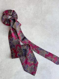 <img class='new_mark_img1' src='https://img.shop-pro.jp/img/new/icons14.gif' style='border:none;display:inline;margin:0px;padding:0px;width:auto;' />Newment Vintage Necktie ribbon chouchou No.11