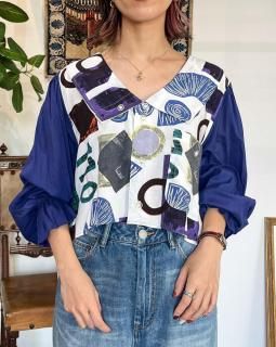 <img class='new_mark_img1' src='https://img.shop-pro.jp/img/new/icons14.gif' style='border:none;display:inline;margin:0px;padding:0px;width:auto;' />Newment 80's big color blouse No.7