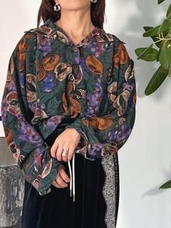 <img class='new_mark_img1' src='https://img.shop-pro.jp/img/new/icons14.gif' style='border:none;display:inline;margin:0px;padding:0px;width:auto;' />vintage blouse 