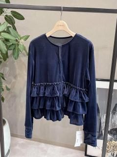 <img class='new_mark_img1' src='https://img.shop-pro.jp/img/new/icons14.gif' style='border:none;display:inline;margin:0px;padding:0px;width:auto;' />velour frills tops 