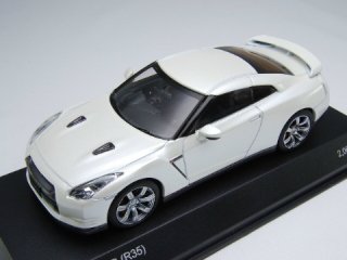 1/43 ニッサン GT-R (R35) 2008 ホワイトパール<br>