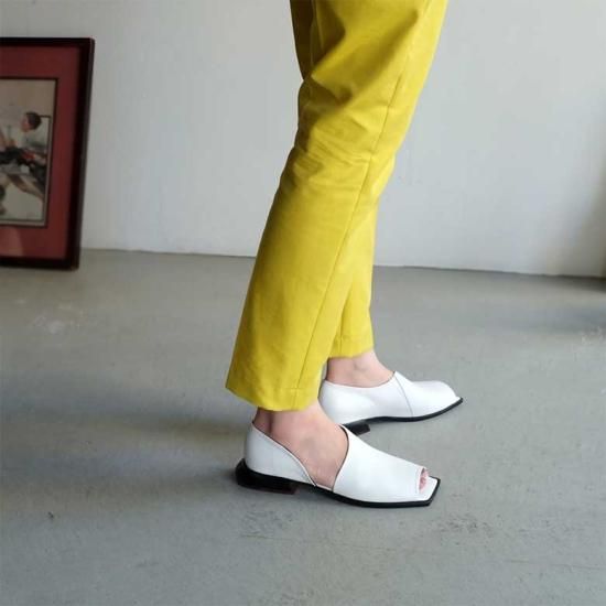 yuko Imanishi+ YUKI スクエアトゥアシメサンダル (yuko722043)