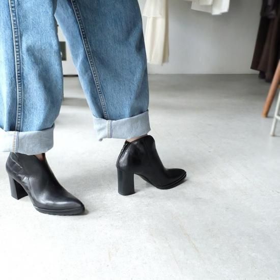 MANA チャンキーブーツ　新品未使用 MANA マナ チャンキー・ブーツ 577073 | ファッション - インポート靴