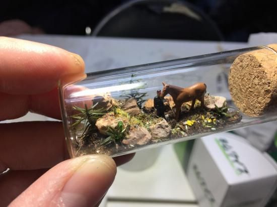 5/17(土)ジオラマ教室午前】ガラスボトルの中に作る小さな世界