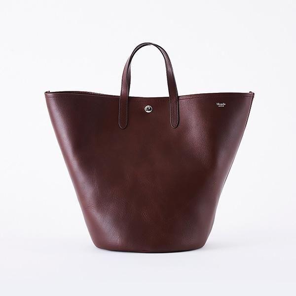 C.LEATHER BOAT SHAPE TOTE