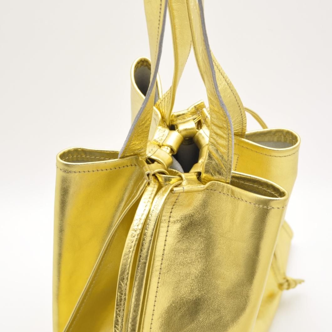 二本はゴールドサーメッとです。 M.LEATHER SQUEEZE BIG TOTE - blancle online store