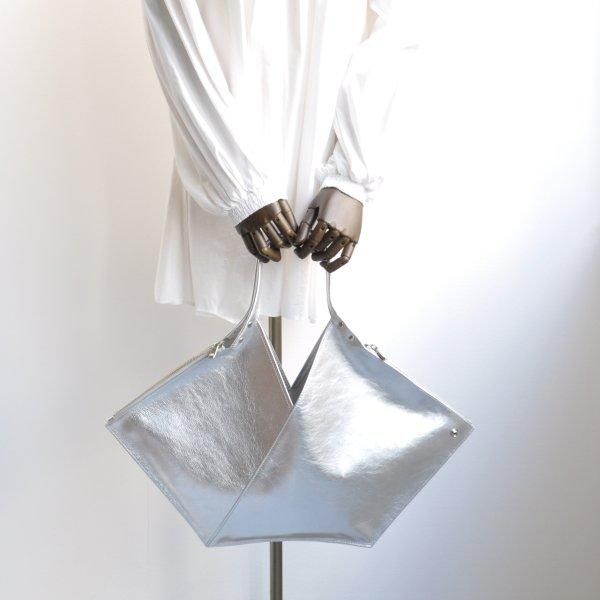 M.LEATHER RAP FLAT TOTE