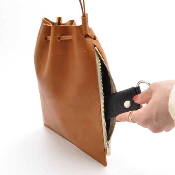 OILED SMOOTH LEATHER ZIP DRAWSTRING M