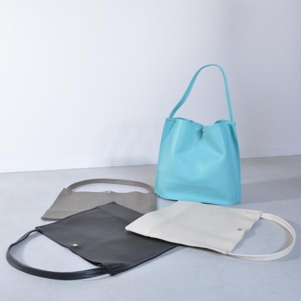 S.LEATHER FLAT GUSSET ONE HANDLE BAG