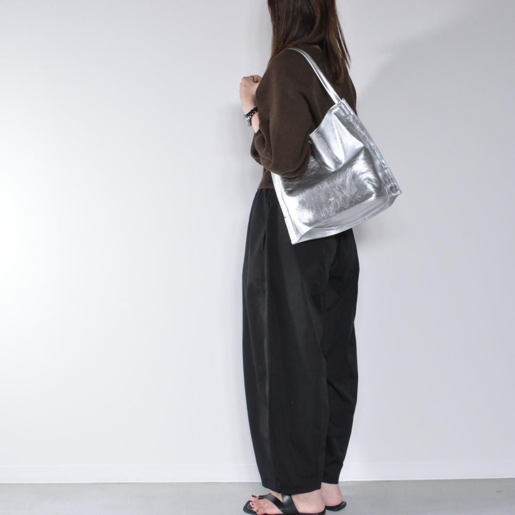 M.LEATHER FLAT GUSSET ONE HANDLE BAG - blancle online store
