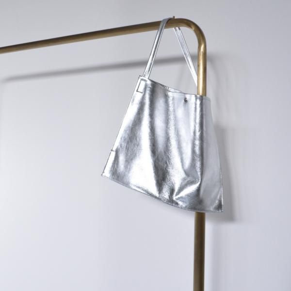 M.LEATHER FLAT GUSSET ONE HANDLE BAG