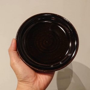 黒釉五寸平皿