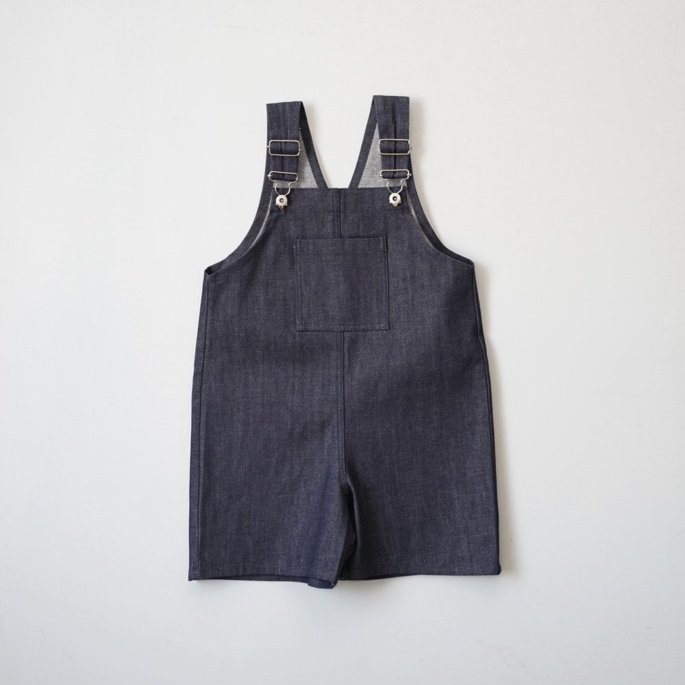 <img class='new_mark_img1' src='https://img.shop-pro.jp/img/new/icons22.gif' style='border:none;display:inline;margin:0px;padding:0px;width:auto;' />PIPPINS Denim DUNGAREES SHORT / INDIGOの商品画像