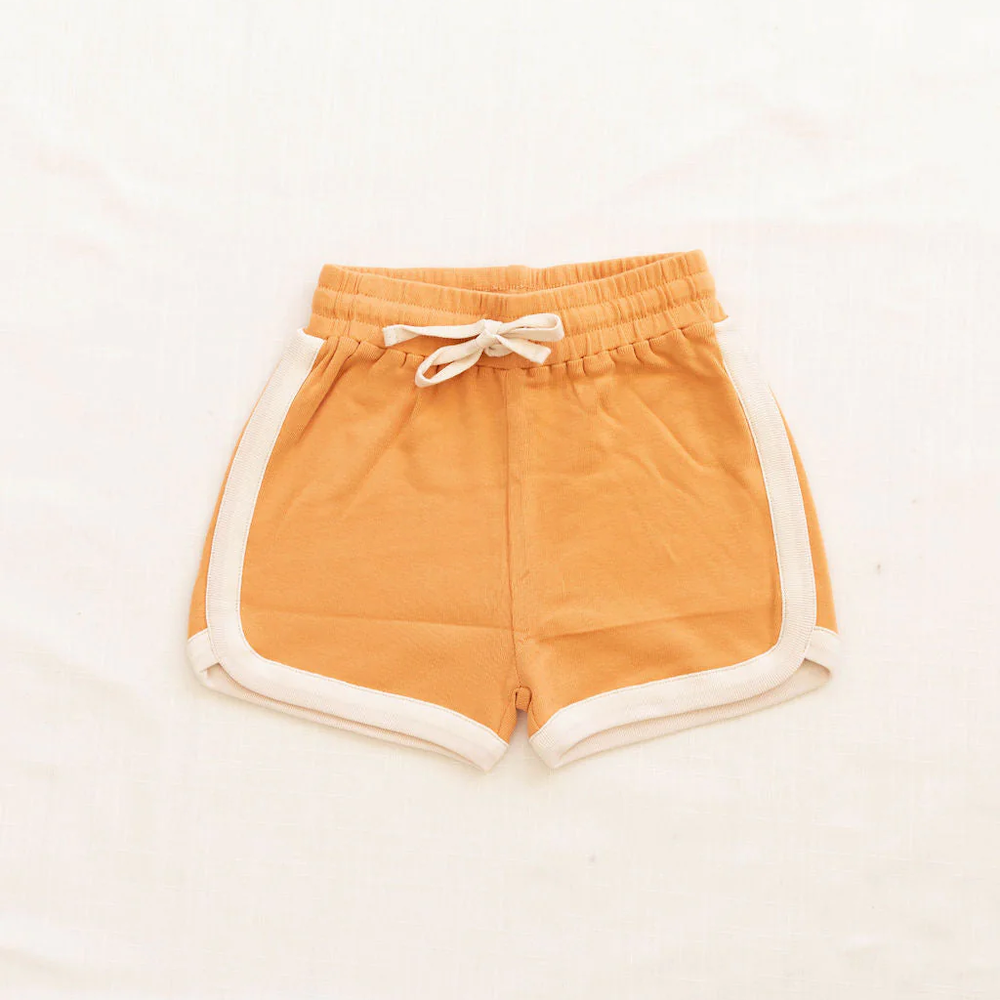 <img class='new_mark_img1' src='https://img.shop-pro.jp/img/new/icons16.gif' style='border:none;display:inline;margin:0px;padding:0px;width:auto;' />fin & vince Track Shortの商品画像