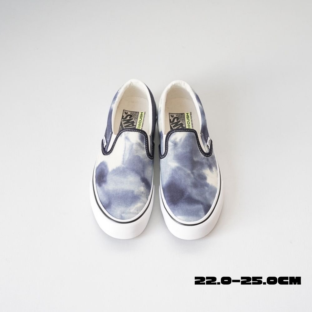 <img class='new_mark_img1' src='https://img.shop-pro.jp/img/new/icons10.gif' style='border:none;display:inline;margin:0px;padding:0px;width:auto;' />VANS CLASSIC SLIP-ON VR3 BLEACH WASH BLUEの商品画像