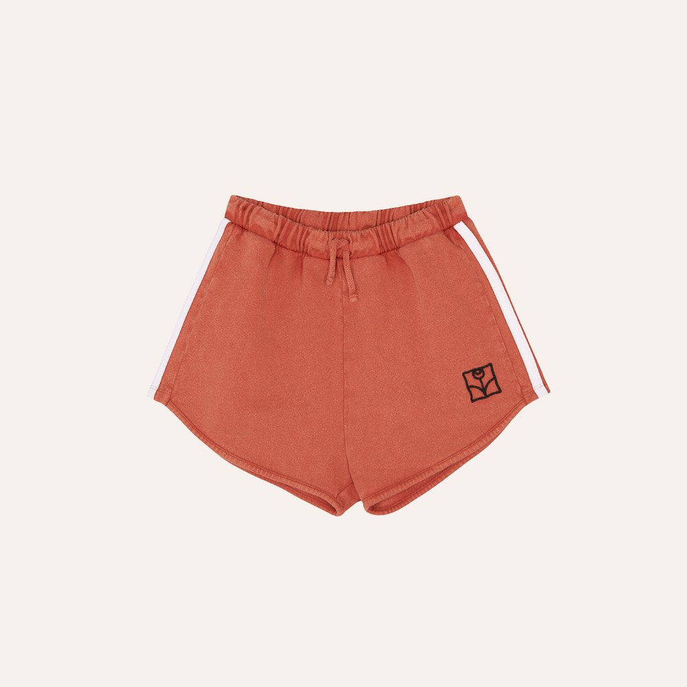 <img class='new_mark_img1' src='https://img.shop-pro.jp/img/new/icons10.gif' style='border:none;display:inline;margin:0px;padding:0px;width:auto;' />the campamento Red Sporty Kids Shortsの商品画像