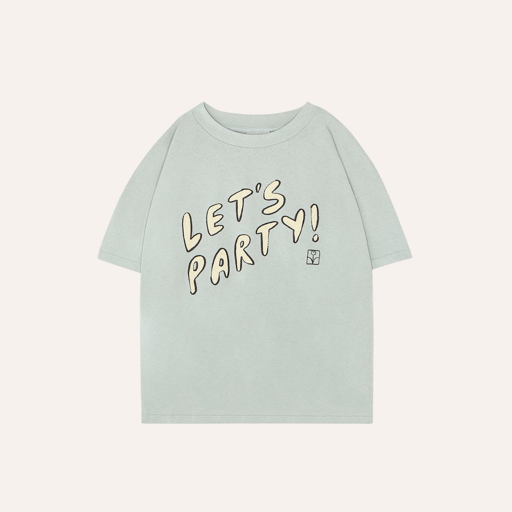 <img class='new_mark_img1' src='https://img.shop-pro.jp/img/new/icons10.gif' style='border:none;display:inline;margin:0px;padding:0px;width:auto;' />the campamento Lets Party Oversized Kids Tshirtの商品画像