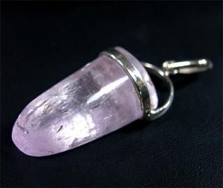 クンツァイト - パワーストーンショップ「GOOD ITEM」（水晶