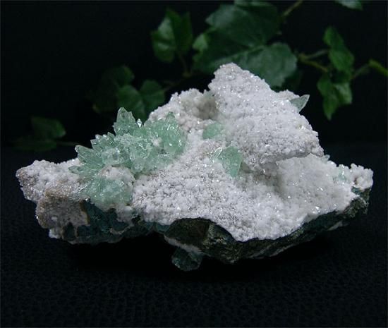 原石（グリーンアポフィライト6） - パワーストーンショップ「GOOD