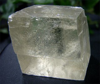 原石（オプティカルカルサイト19）イエロー