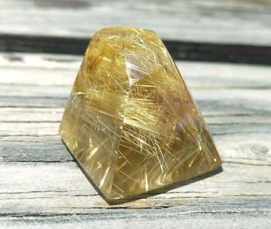 特選品】フリーフォーム（タイチンルチルクォーツ126