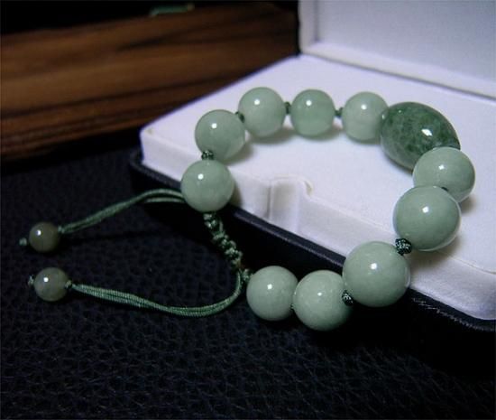 ブレスレット（翡翠110）- パワーストーンショップ「GOOD ITEM」