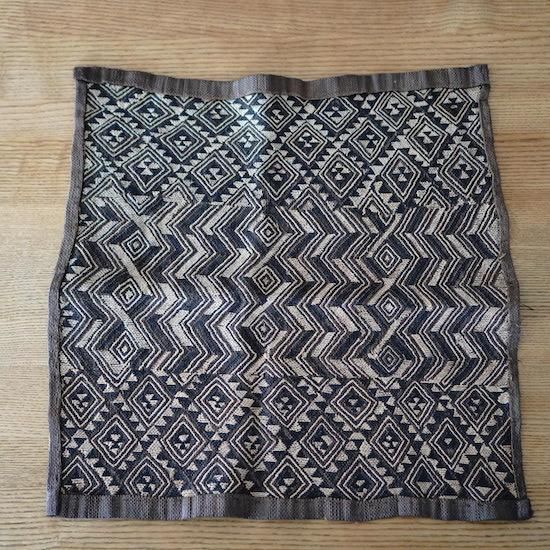 クバ布　草ビロード　アフリカ　ヴィンテージ クバ王国伝統のクバクロス-KUBA TEXTILES】クバ布-草ビロード