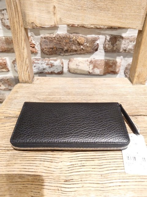 MAISON MARGIELA  WALLET ZIP AROUND CONTINENTAL
<img class='new_mark_img2' src='https://img.shop-pro.jp/img/new/icons8.gif' style='border:none;display:inline;margin:0px;padding:0px;width:auto;' />