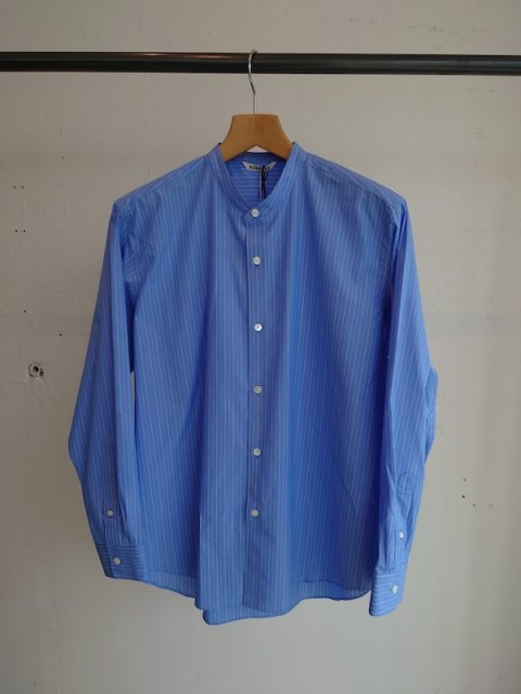 <img class='new_mark_img1' src='https://img.shop-pro.jp/img/new/icons8.gif' style='border:none;display:inline;margin:0px;padding:0px;width:auto;' />AURALEE  SUVIN HIGH COUNT CLOTH STRIPE STAND COLLAR SHIRT
