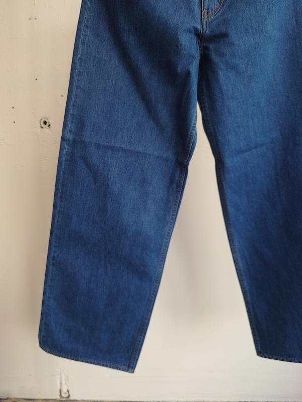 AURALEE SELVEDGE LIGHT OZ DENIM BELTED PANTS - ISLE AURALEE SELVEDGE LIGHT OZ DENIM BELTED PANTS - ISLE