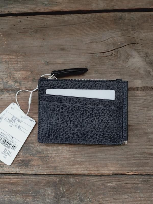 <img class='new_mark_img1' src='https://img.shop-pro.jp/img/new/icons8.gif' style='border:none;display:inline;margin:0px;padding:0px;width:auto;' />MAISON MARGIELA  WALLET SLIM 2 PINCER (EMBOSSED GRAINY LEATHER)