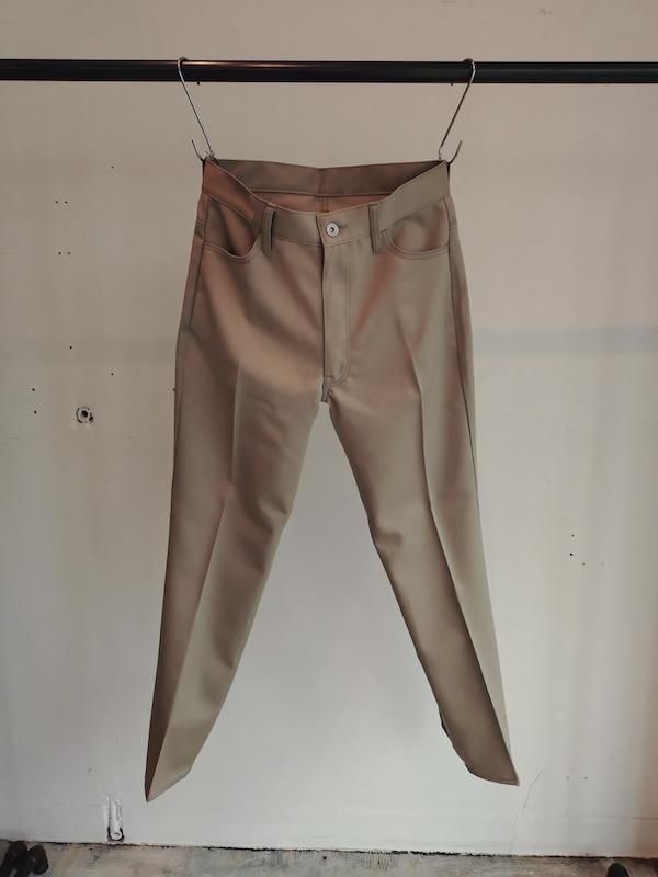 <img class='new_mark_img1' src='https://img.shop-pro.jp/img/new/icons8.gif' style='border:none;display:inline;margin:0px;padding:0px;width:auto;' />HEUGN  Fred 5 pocket slacks
