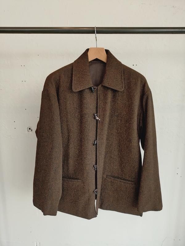 <img class='new_mark_img1' src='https://img.shop-pro.jp/img/new/icons8.gif' style='border:none;display:inline;margin:0px;padding:0px;width:auto;' />HERILL  Herringbone Duffle Jacket