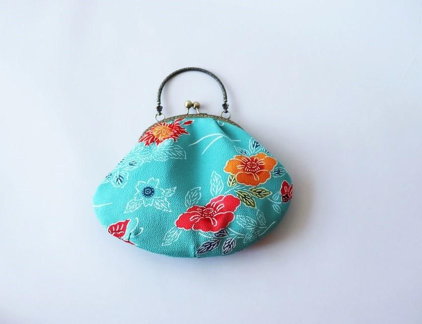 kimono】帯リメイク 華文 持ち手付きがま口バッグ ハンドバッグ