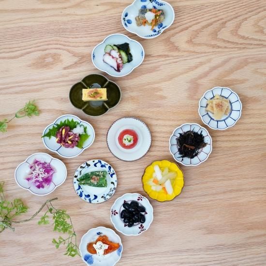 剣先小花 菊割豆皿 - 有田焼窯元 皓洋窯 公式ホームページ
