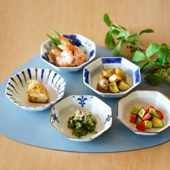 赤絵万暦 リム八角小鉢 - 有田焼窯元 皓洋窯 公式ホームページ 赤絵万暦 リム八角小鉢 - 有田焼窯元 皓洋窯 公式ホームページ