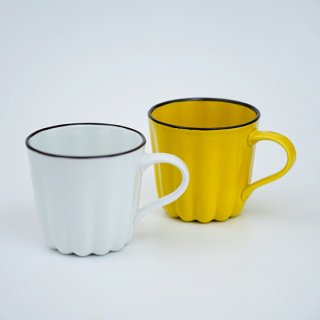 カヌレマグカップ（2色）