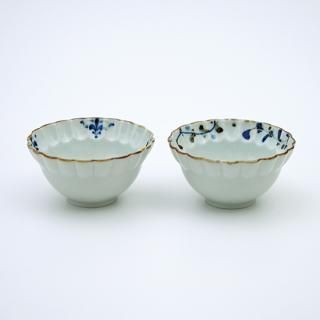 花型小鉢(2柄) - 有田焼窯元 皓洋窯 公式ホームページ 花型小鉢(2柄) - 有田焼窯元 皓洋窯 公式ホームページ