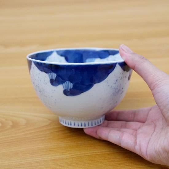染付波千鳥麺鉢（小） - 有田焼窯元 そうた窯
