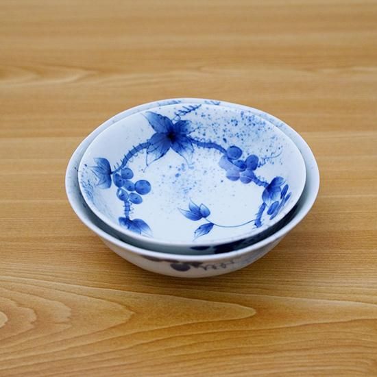 染付和ぶどう四寸小鉢 - 有田焼窯元 そうた窯