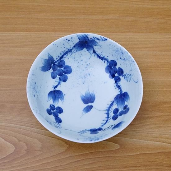 染付和ぶどう四五小鉢 - 有田焼窯元 そうた窯