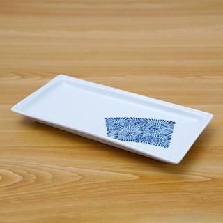 染付短冊蛸唐草しのぎ長角焼皿